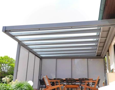 Schiebescreen für eine Terrassenüberdachung
