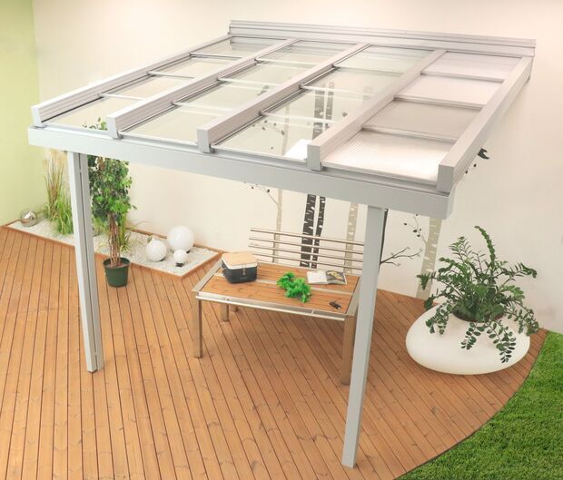 Eine Überdachung mit einem Glasschiebedach